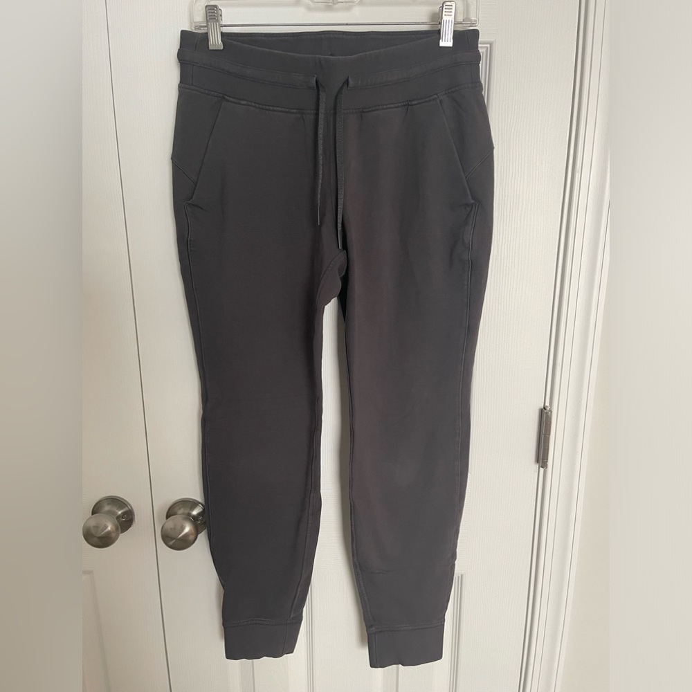 LuluLemon ankle sweatpants